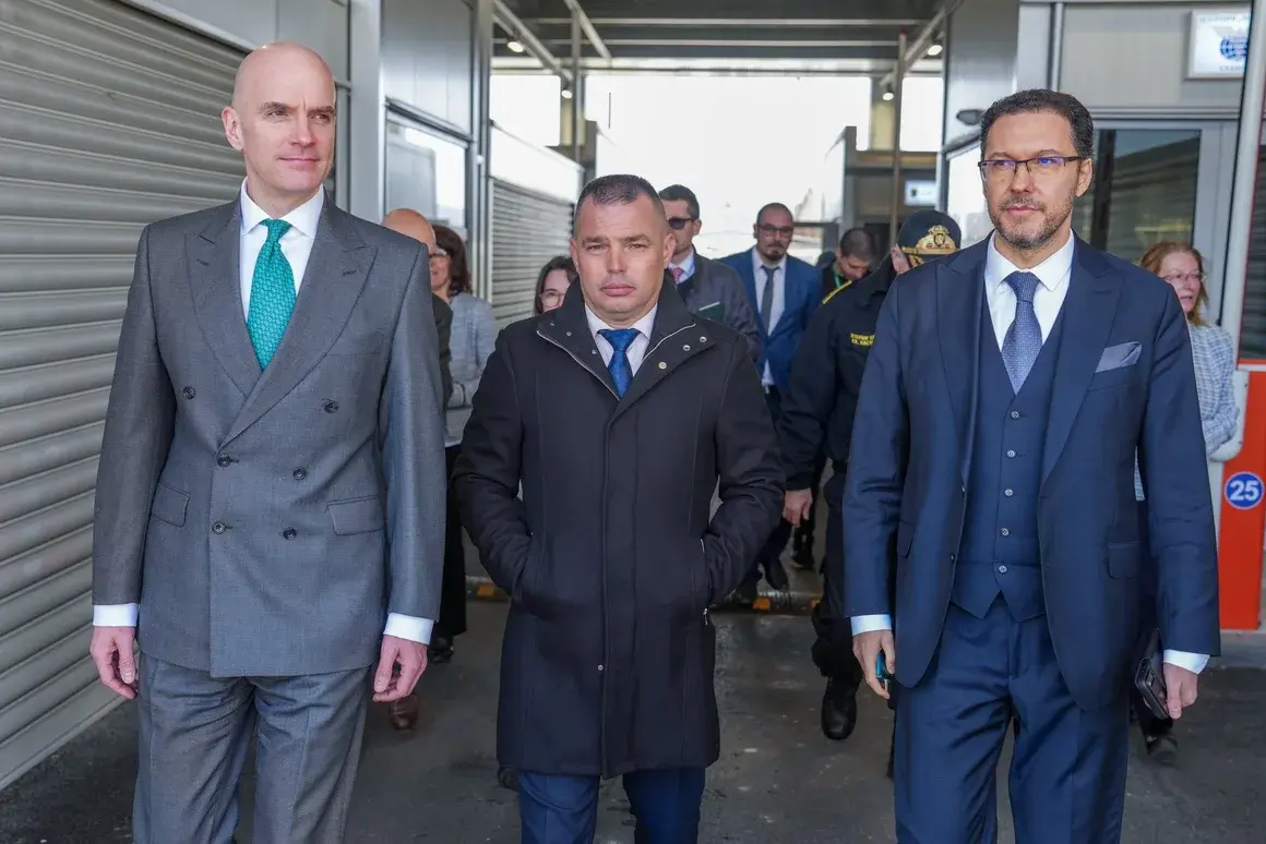 Ето къде е Даниел Митов, докато въпросите без отговор за "Петрохан" се множат