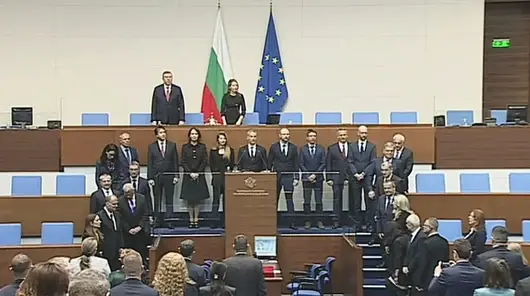 Служебният кабинет „Гюров“ положи клетва пред парламента