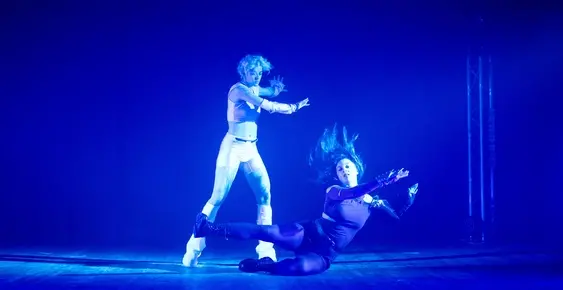 Коста Каракашян изследва онлайн насилието в нов танцов спектакъл