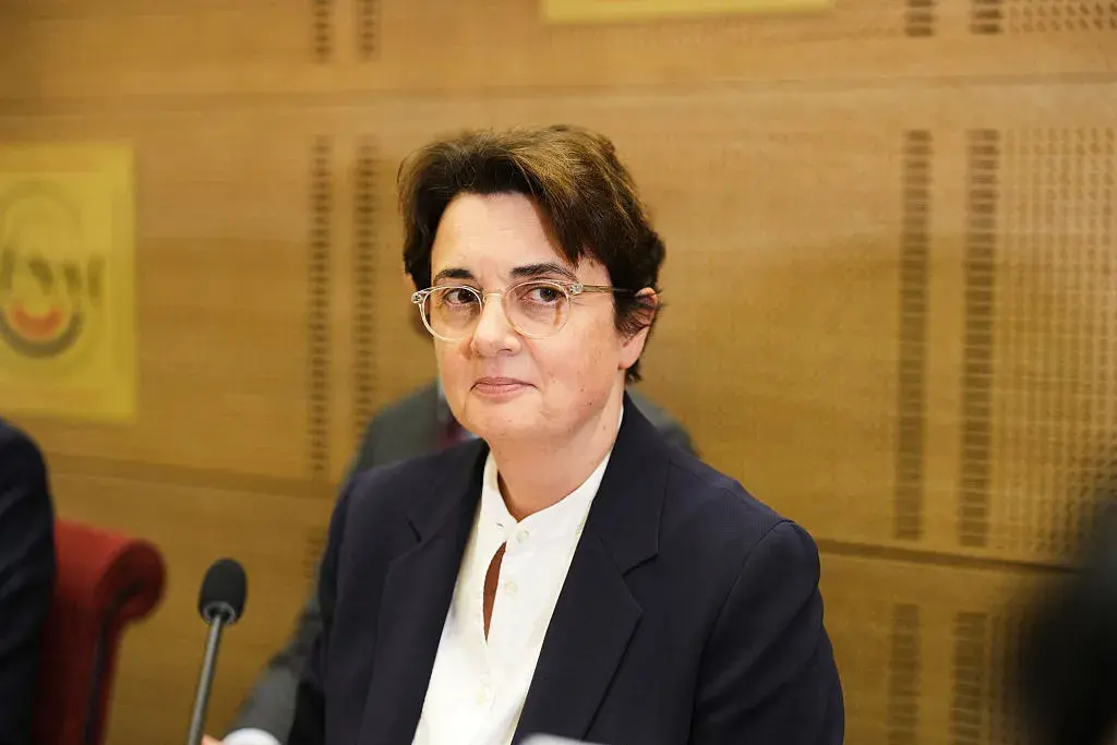 Директорът на Лувъра подаде оставка след поредния скандал в музея 