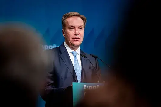 Шефът на форума в Давос подаде оставка заради връзки с Епстийн