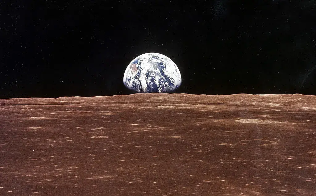 NASA иска да изпрати първата жена на Луната до 2024, но се нуждае от милиарди