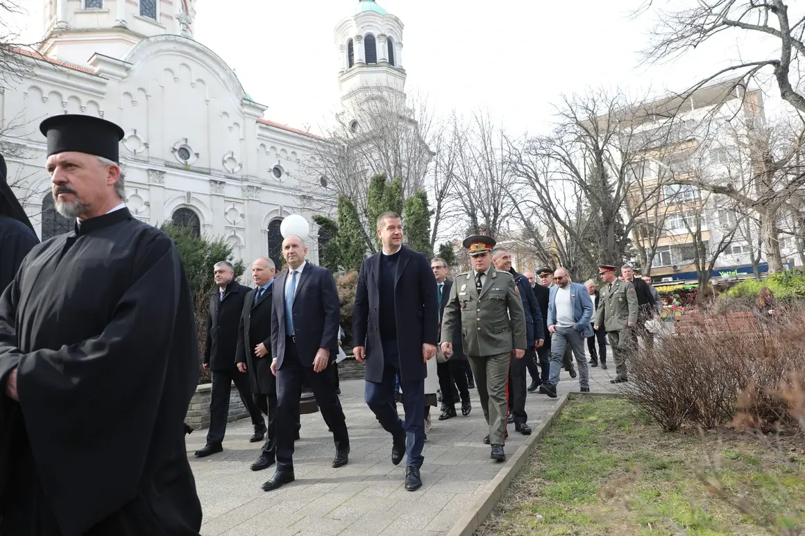 Кметът на Стара Загора остава в ГЕРБ, само празнувал с Радев