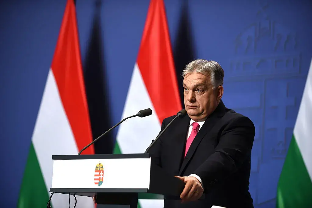 Орбан "похити" седем служители на украинската държавна банка и милиони в брой 