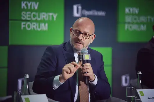 ДСБ иска България да се включи във френския „ядрен чадър“