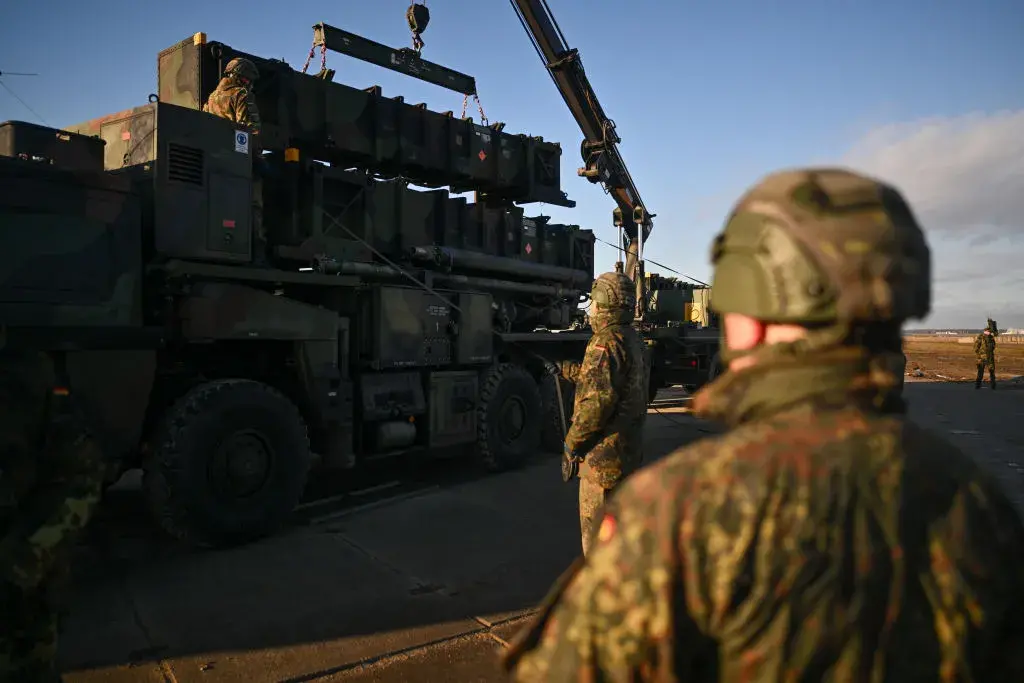 Гърция ще пази небето на България с F-16 и "Пейтриът"