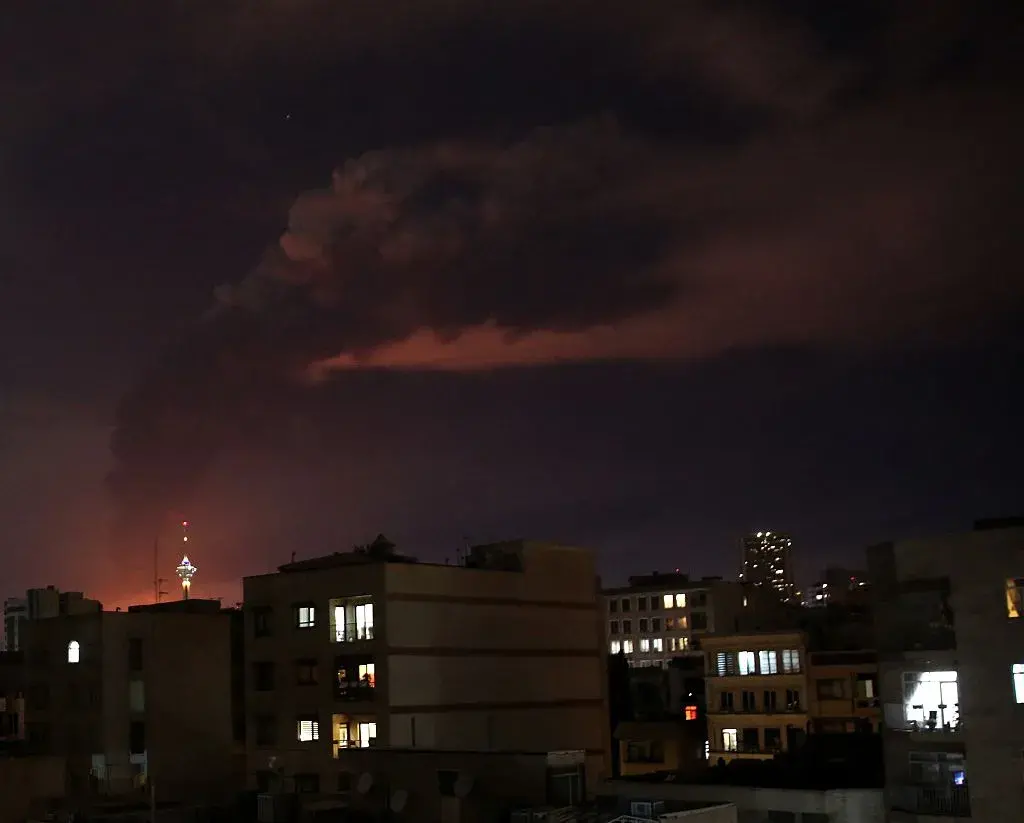 Израел удари петролни съоръжения в Иран