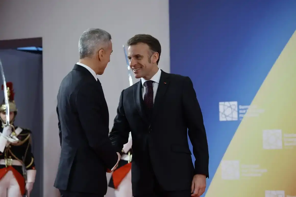 Андрей Гюров се срещна с Макрон при първата си международна визита 