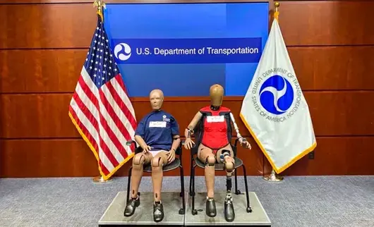 Най-после "женски" манекен ще тества колите за безопасност след десетилетия краштестове за мъже