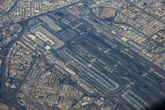 Летището в Дубай беше затворено за часове след атака от Иран