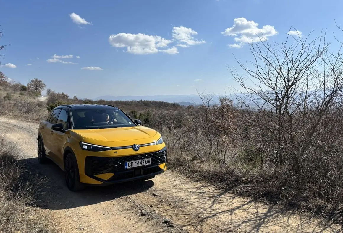 Уикенд с новия VW T-Roc: водопади, крепости и черни пътища извън града