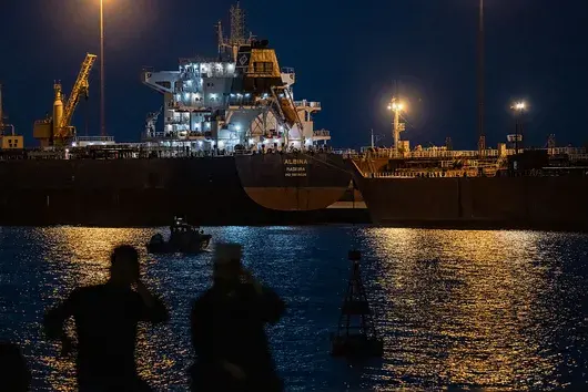 2000 кораба и 20 000 моряци са блокирани в Ормузкия проток