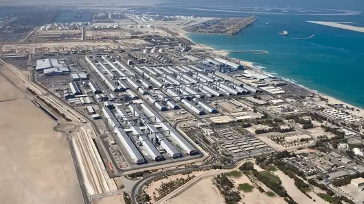 Иранските атаки в Персийския залив продължават, ударите засегнаха ключови индустриални обекти