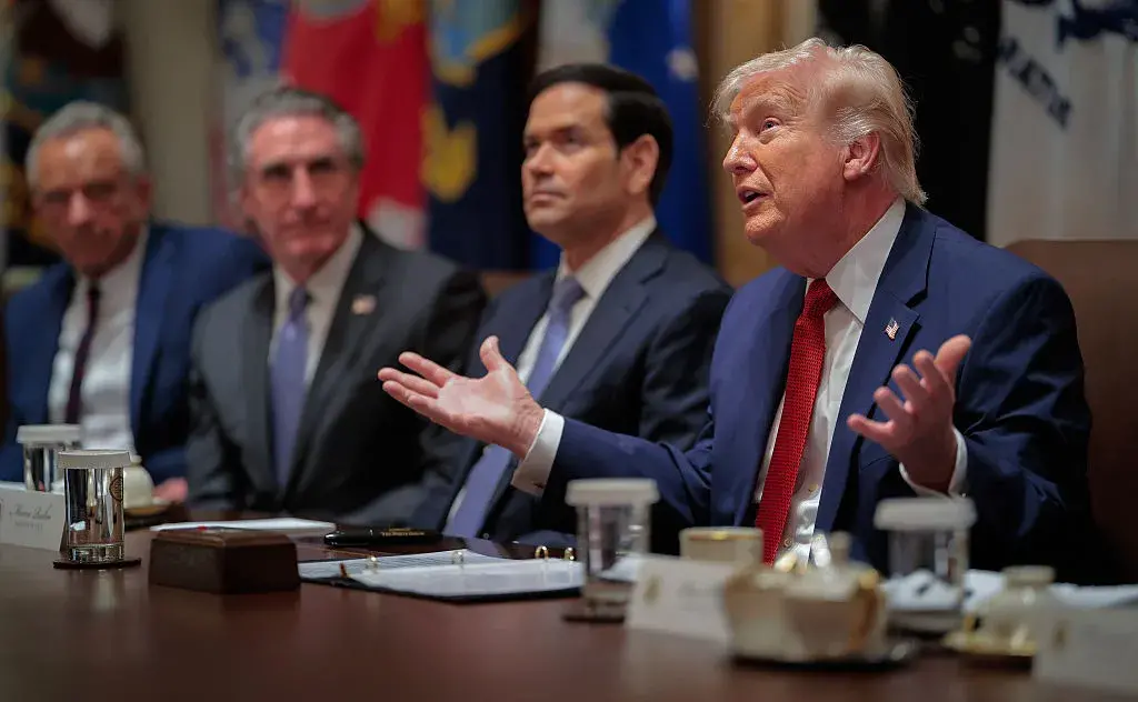 Доналд Тръмп иска САЩ да "вземат петрола на Иран" 