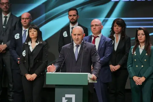 "Галъп" сви разликата между Румен Радев и ГЕРБ до 5%