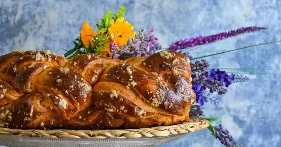 Рецепта за козунак с пудинг и локум: между традицията и десерта