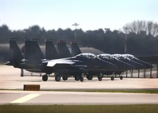 Иран твърди, че е свалил втори самолет на САЩ. Всички издирват един от катапултиралите пилоти