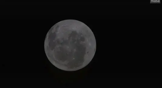 Екипажът на "Артемис 2" видя тъмната страна на Луната