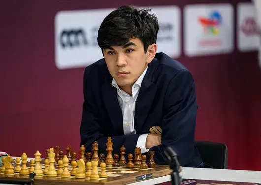 Кой е Джавохир Синдаров - 20-годишният шахматист, който пренарежда играта