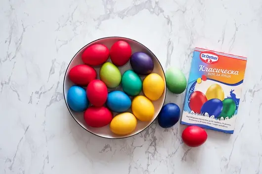 Как да боядисаме красиво великденските яйца