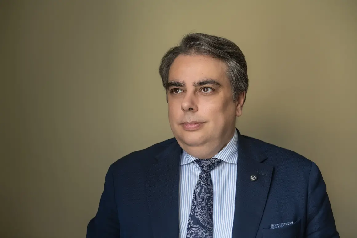 Асен Василев пред Булевард България: Ако Радев не вярва на Европа за честни избори, на кого вярва - на Москва?