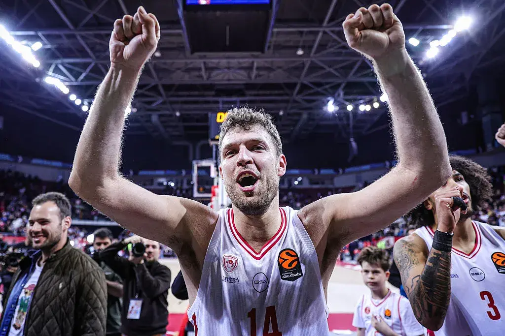 Александър Везенков триумфира в баскетболно шоу пред над 11 000 фенове в София 