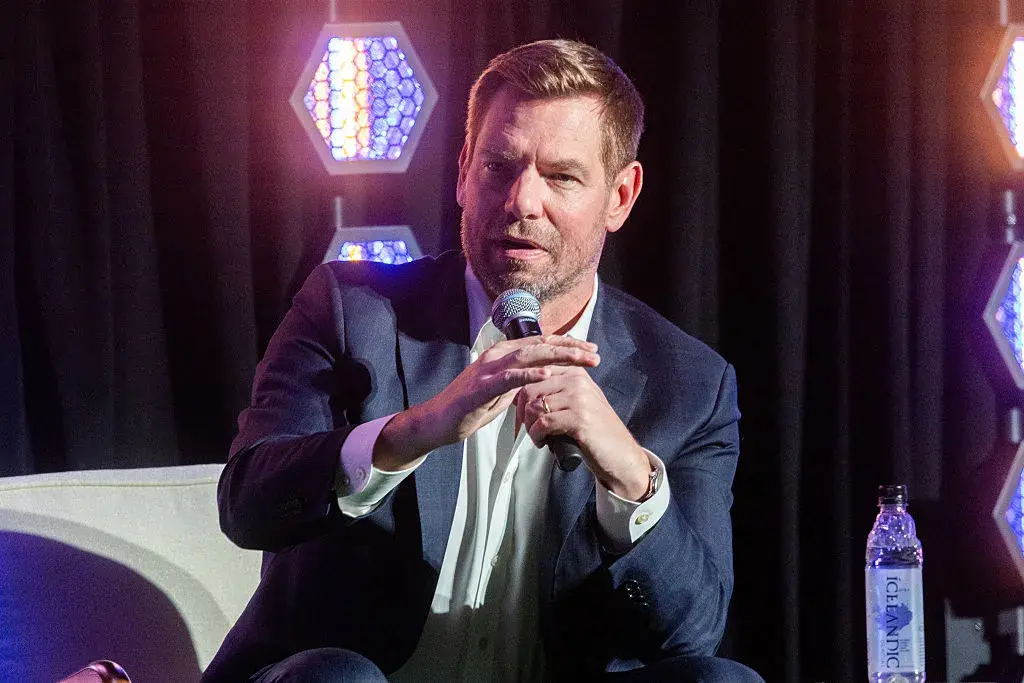 Секс скандали доведоха до оставките на двама членове на Конгреса на САЩ