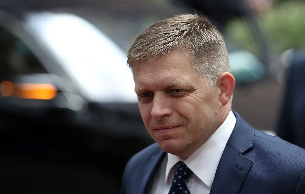 Хиляди протестираха срещу плановете на Роберт Фицо да премахне гласуването по пощата