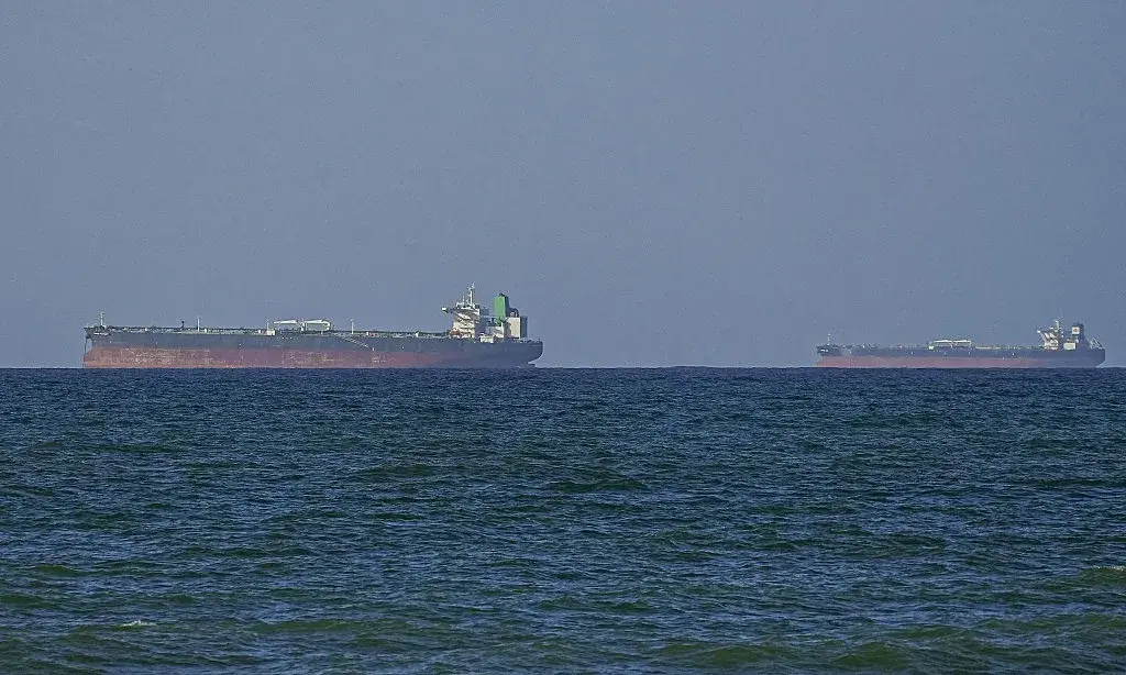 Ормузкият проток е отворен, САЩ продължават блокадата на ирански пристанища