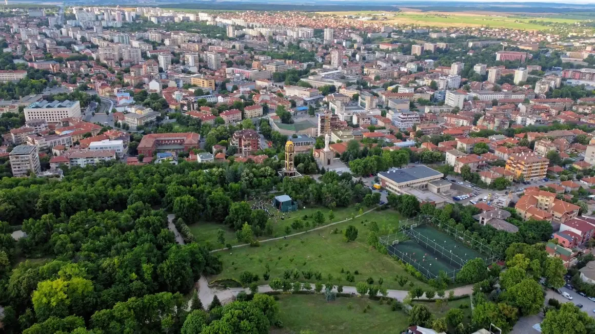 Проблеми в началото на вота в Хасковско – липсващи комисии и повредени машини