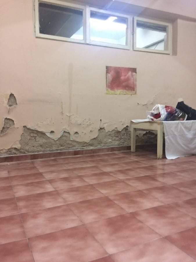"Не може да бъде! Само някой вражески дрон може да направи такива снимки, които бямат нищо общо с реалното състояние на известното "здравно" заведение", пише Кети Иванова под публикацията във Facebook.