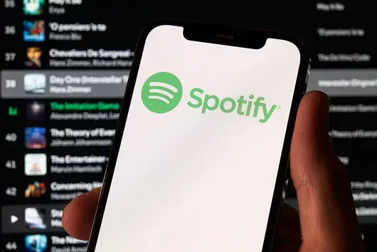 Алгоритмите на Spotify затрудняват откриването на музика от България и Източна Европа, сочи доклад на ЕС