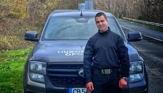 „Чух писъци и скочих в дерето“. Полицаят, спасил пътници от автобуса край Малко Търново, разказва за инцидента