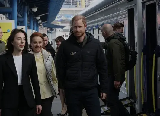 „Важно е да не забравяме Украйна“ – принц Хари е на изненадващо посещение в Киев