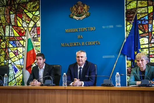 Нова платформа "пита" гражданите в какви спортни обекти за инвестира държавата по места