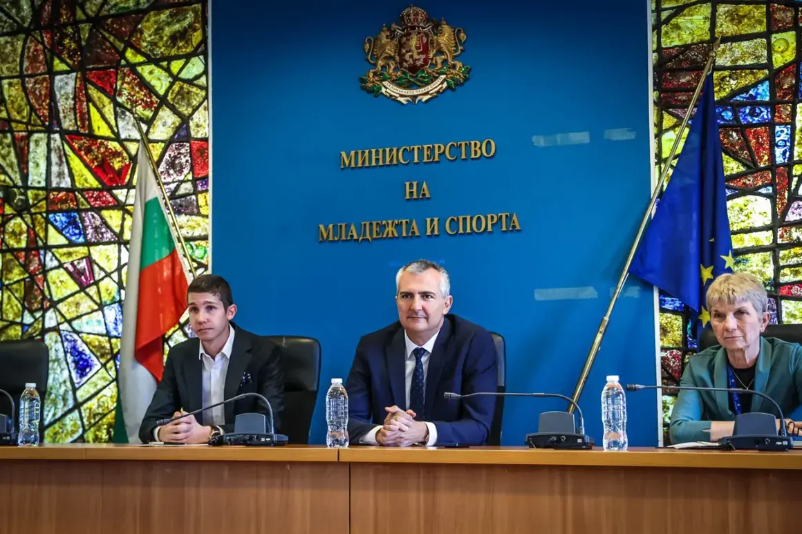 Нова платформа "пита" гражданите в какви спортни обекти за инвестира държавата по места