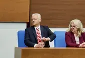 Дрескод "Черна овца" и посланието на Емил Дечев към Народното събрание