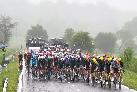 Колоездач от Giro d’Italia е приет в „Пирогов“ след тежкото падане край Лясковец