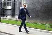 Британският здравен министър подаде оставка и се очерта като основен претендент да смени Стармър