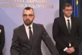 Дори със 131 гласа партията на Радев не иска силна опозиция