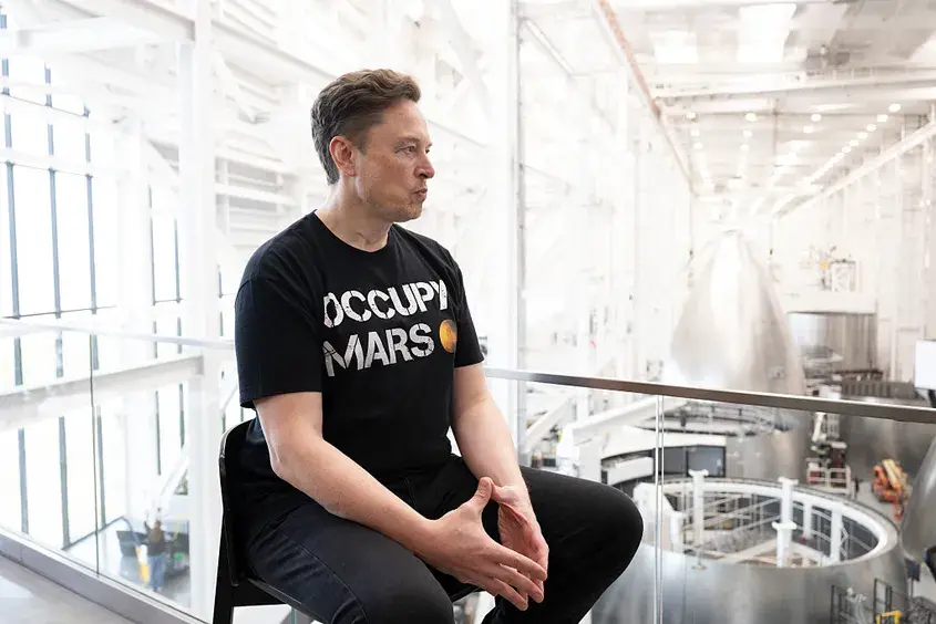 SpaceX излиза на борсата и това може да направи Илон Мъск трилионер