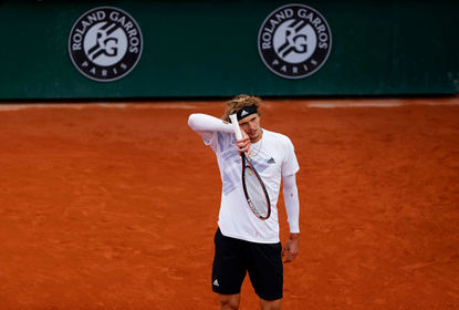 Световният №7 в тениса игра в Париж със симптоми на Covid-19, но е дал отрицателна проба