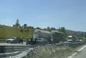 Камион отново скъса мантинела, този път на АМ „Струма“