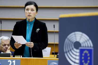 Еврокомисията обмисля медиен закон срещу руската пропаганда в Източна Европа