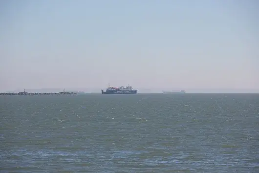 Украински дронове принудиха Русия да спре корабоплаването в Азовско море