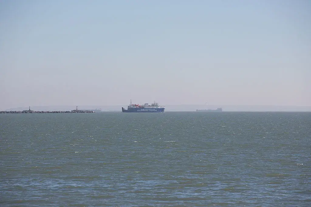 Украински дронове принудиха Русия да спре корабоплаването в Азовско море