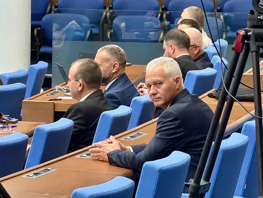 ГЕРБ и ДПС гласуваха с властта за връщане на Пламен Тончев начело на ДАНС