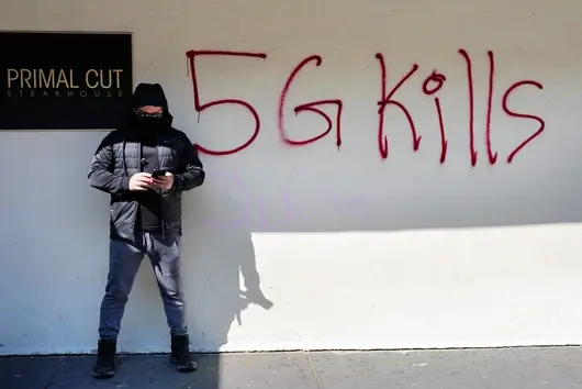 Математически неграмотните хора са по-податливи на конспирации за Covid-19 и 5G