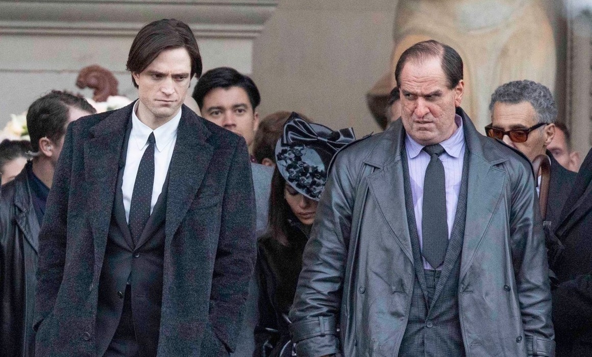 <br><br>
Усилията, които гримьорите са положили за трансформацията му за "The Batman", наистина заслужават да оберат наградите за високи постижения.