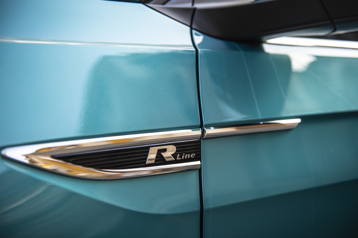 T-Cross с опционалния пакет R-Line "Exterieur & Interieur" има по-спортен характер.
